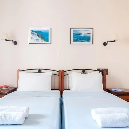 Santorini Hotell 2*